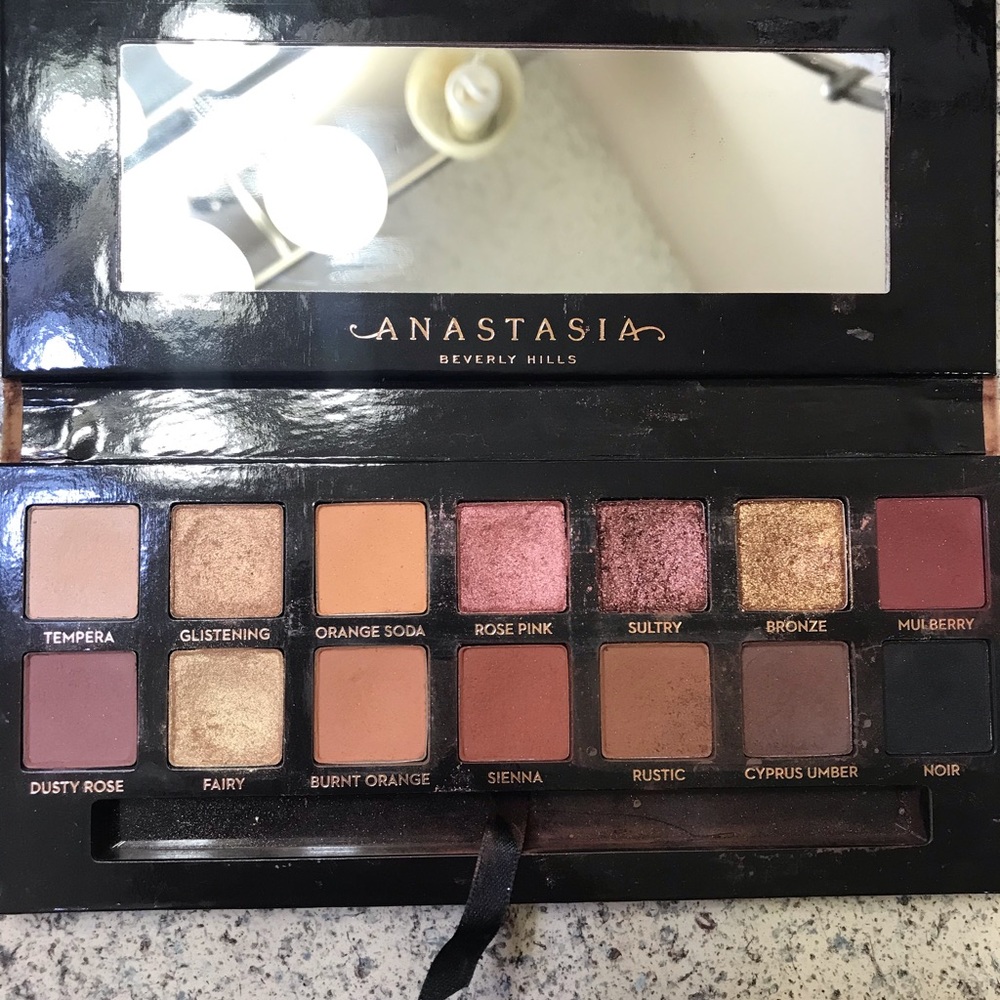 Soft glam anastasia beverly hills